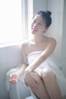 洪晓芸夜半思乳时